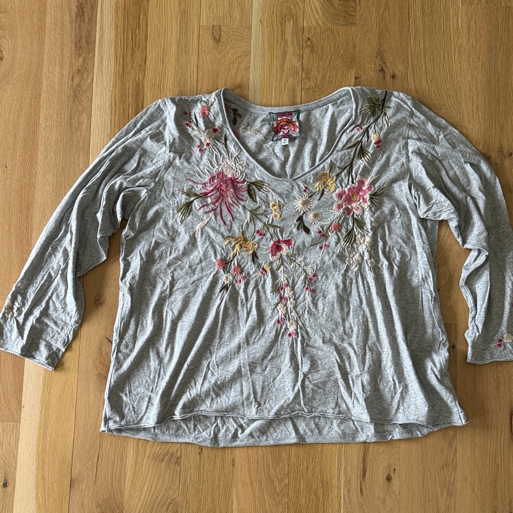 Johnny Was Gray Floral Embroidered Raw Hem Shirt